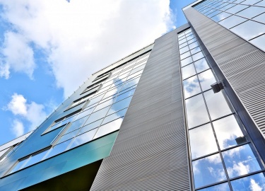 Хочу купить квартиру стоимостью 2 850 000 руб. Но продавец в договоре хочет озвучить сумму 1 000 000 руб., так как владеет ею менее 3 лет. Чем мне ...